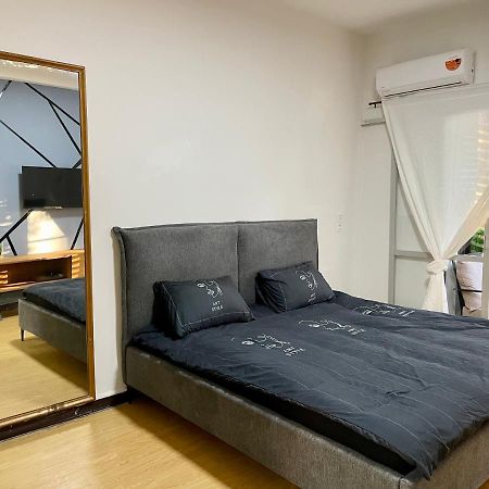 Bat Galim - Mirror Apartment By The Beach Haifa Ngoại thất bức ảnh